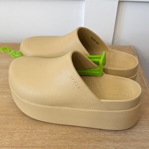 Crocs Platform Clog